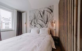 Chimay : La Chambre Rouge De La Grand Place